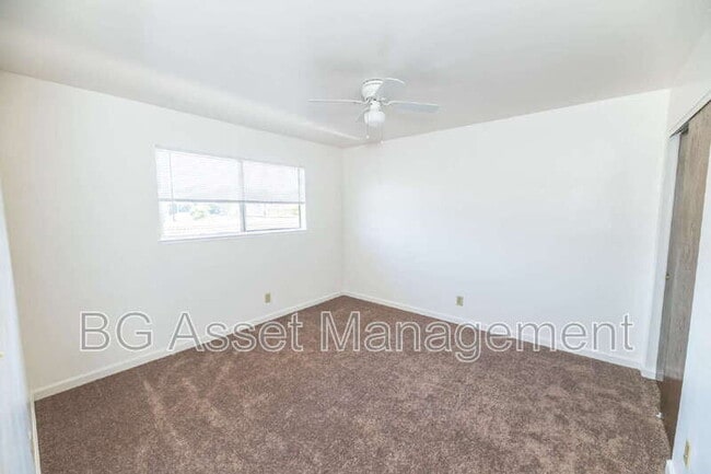 Building Photo - 547 Rodeo Ave