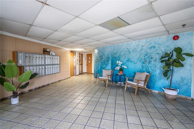 Building Photo - 7150 Indian Creek Dr