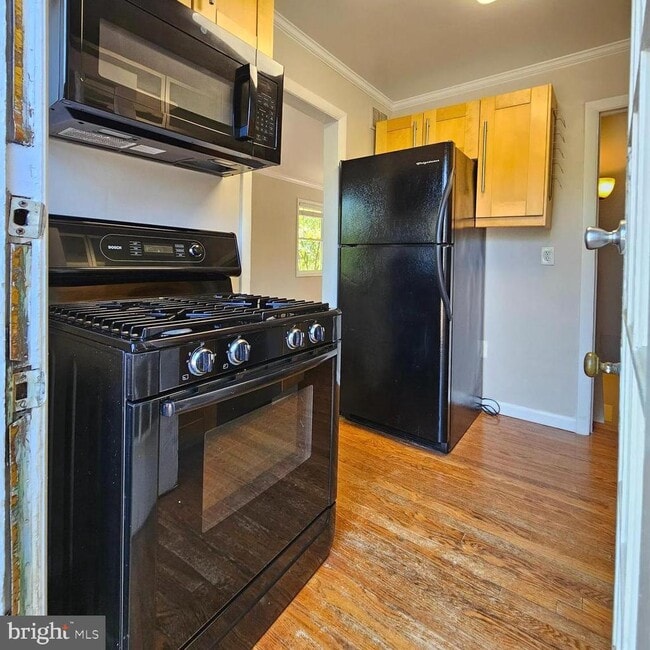 Building Photo - 2214 Arlington Terrace