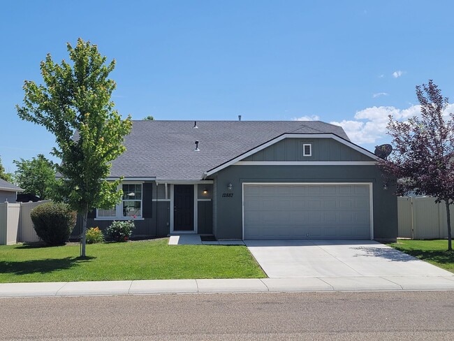 Primary Photo - Available July 15th - Newer Home for Rent ...
