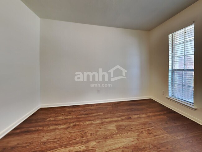 Building Photo - 2602 Daryns Landing Dr