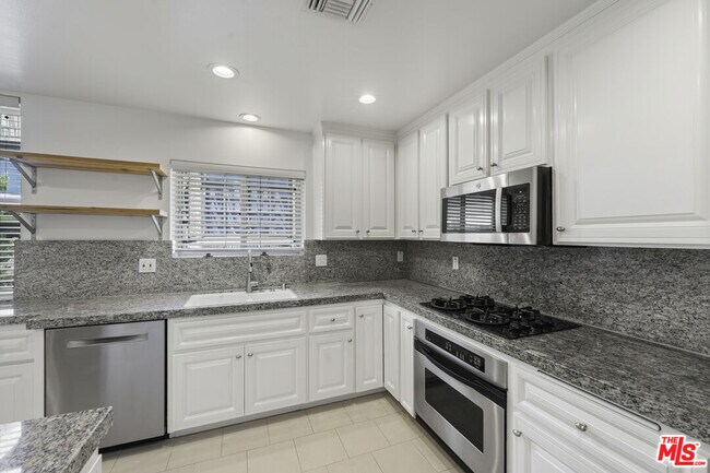 Building Photo - 1820 Benecia Ave