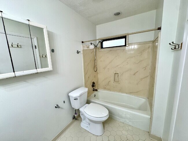 Building Photo - WATER FRONT PROPERTY!!!!!