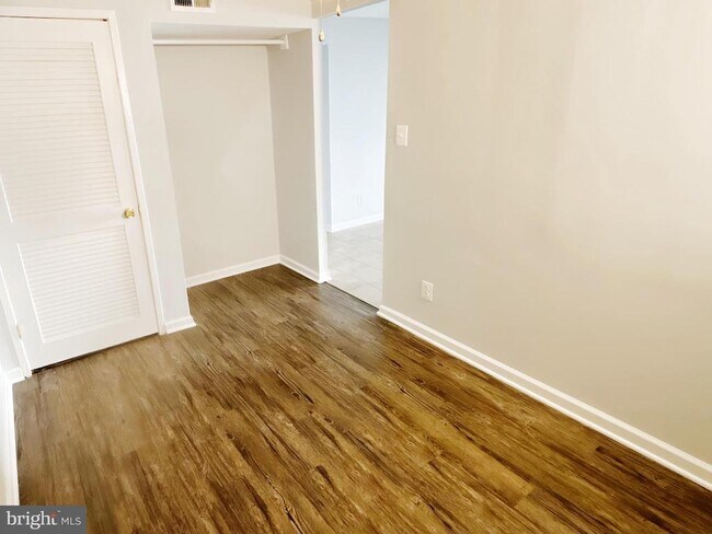 Building Photo - 112 Duvall Ln