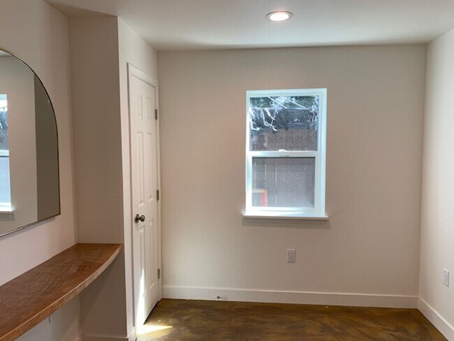 Building Photo - Brand New 2 Bedroom 1 Bath
