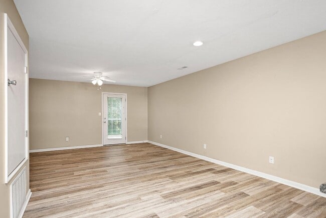 Building Photo - 6622 S Wilson Rd