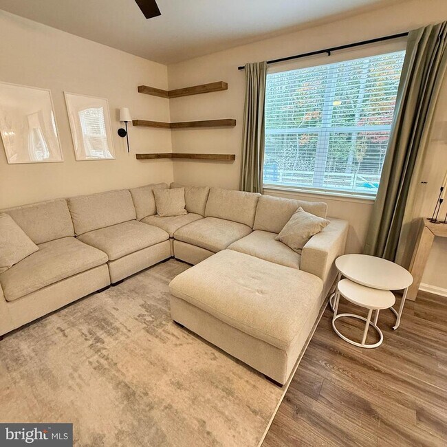 Building Photo - 24119 Hammerhead Dr