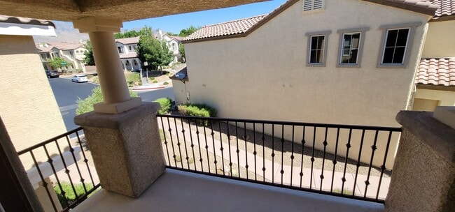 Building Photo - Beautiful Home in Summerlin