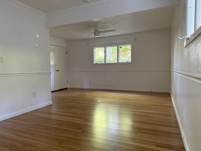 Building Photo - 2425 SW 19th Ave