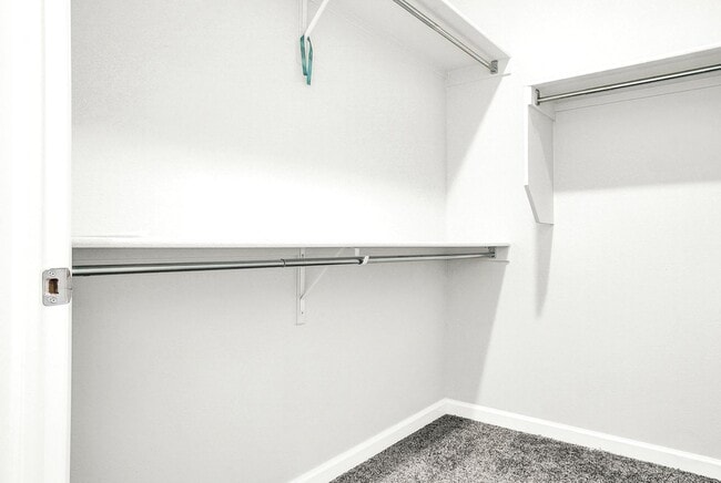 Building Photo - Upper Valley 2 Bedroom 2.5 Bath