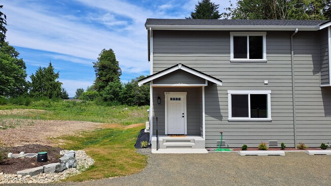 Building Photo - 3111 E Camellia Way