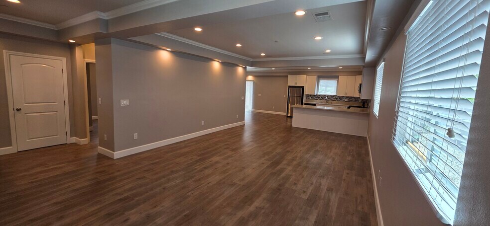Building Photo - 5812 Cleon Ave