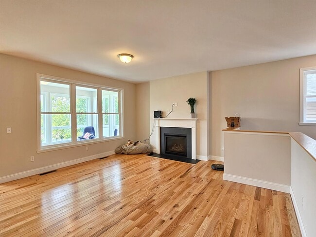 Building Photo - 50 Laurentide Ln