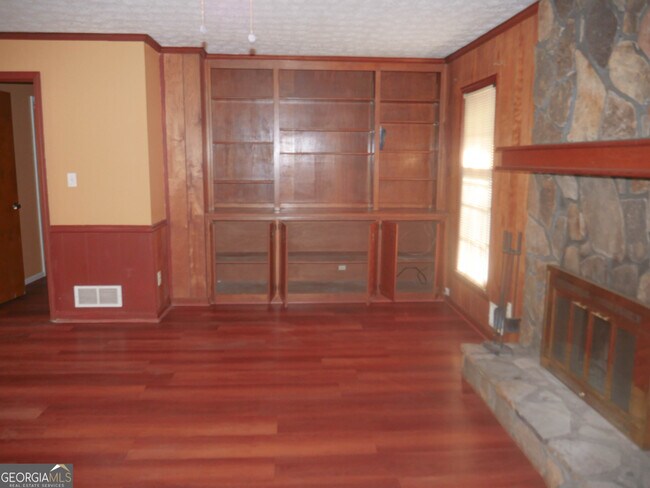 Building Photo - 6451 Edenfield Dr