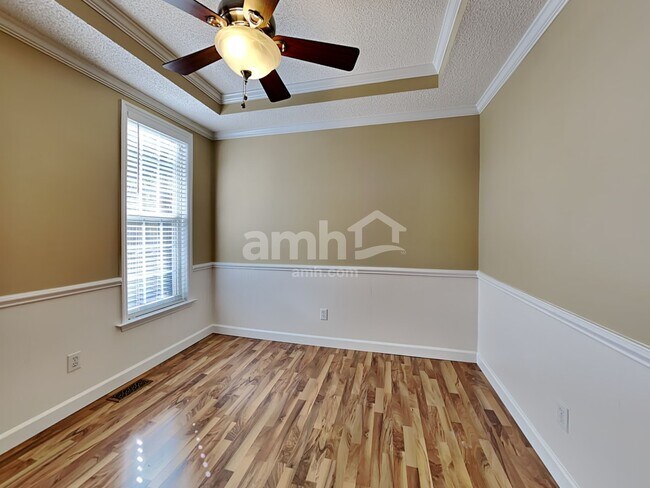 Building Photo - 1105 Stonewater Dr