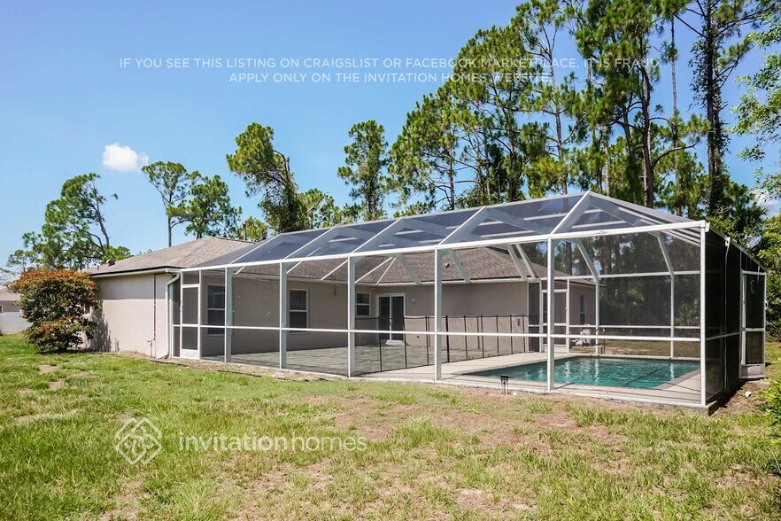 Building Photo - 3002 Alesio Ave
