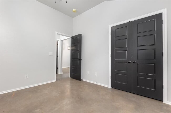 Building Photo - 13324 Springcreek Dr