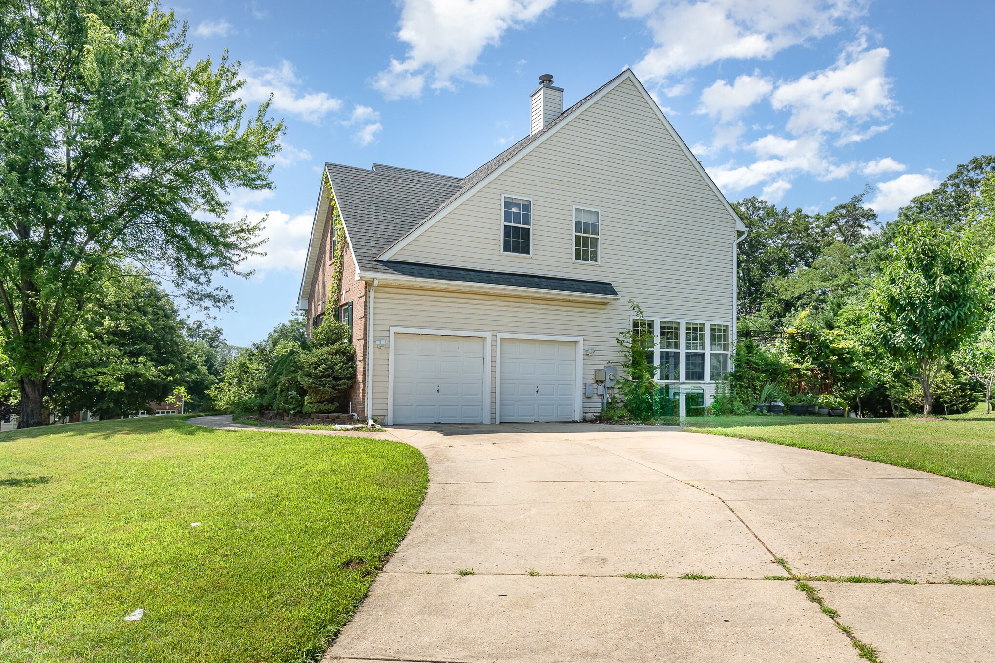 Building Photo - 200 Woodgreen Cir