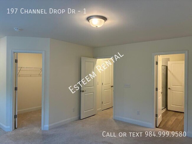 Building Photo - 197 Channel Drop Dr