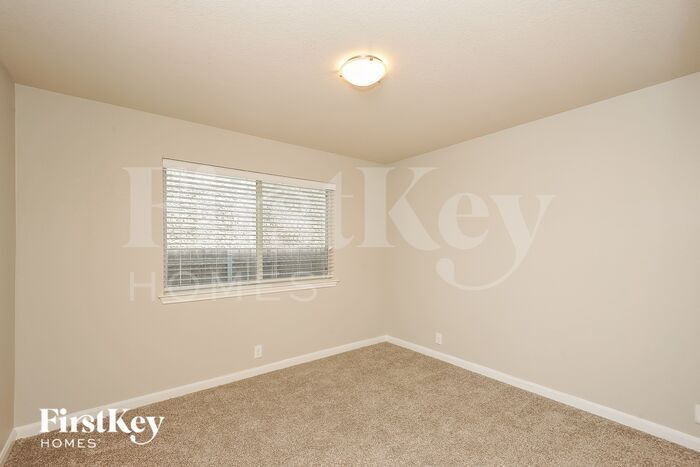 Building Photo - 11913 Rustling Oaks Dr
