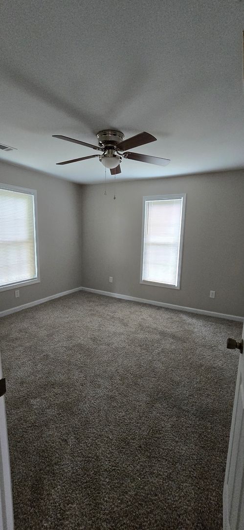 Building Photo - 2020 Agnes St