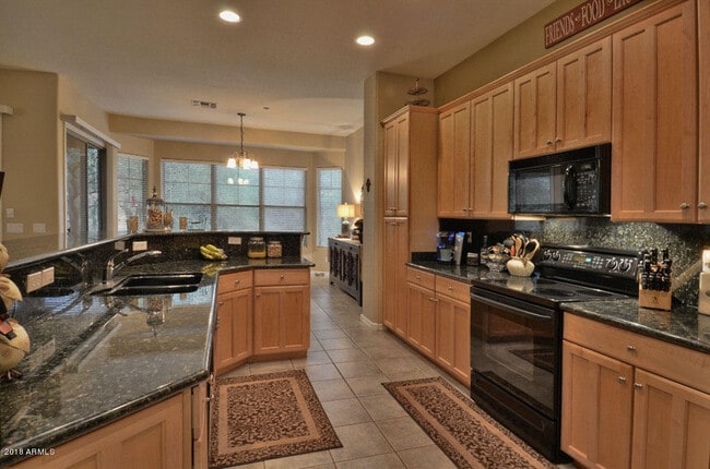 Building Photo - 11475 E Helm Dr