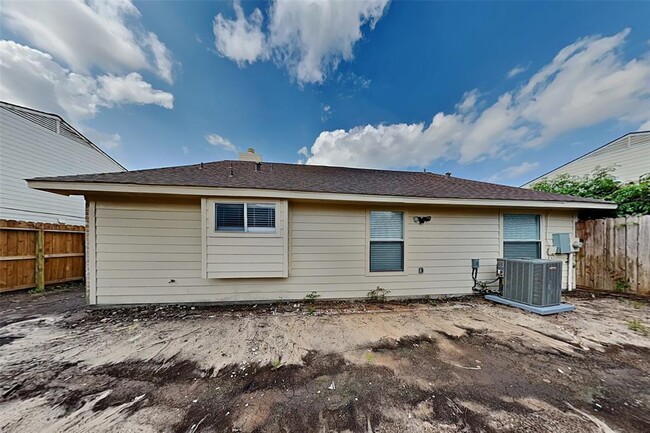 Building Photo - 3438 Havershire Dr