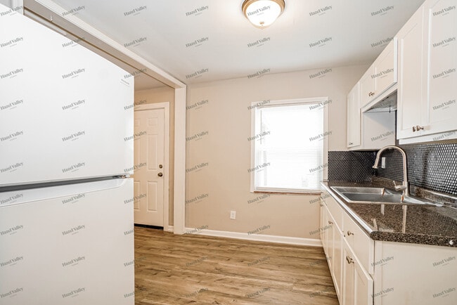 Building Photo - 94 Florence Ave