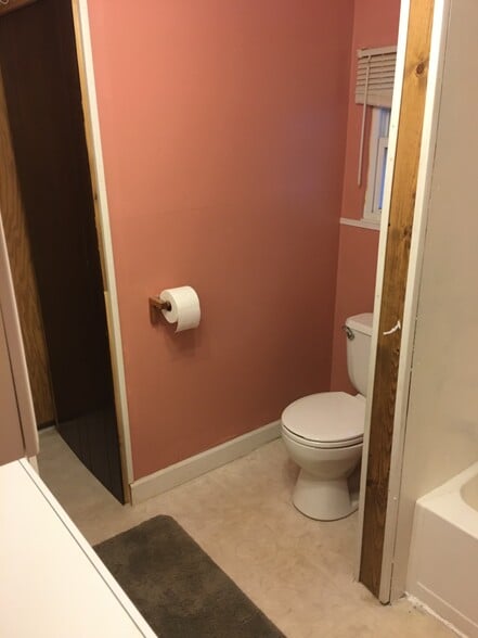 Building Photo - 35500 Holloway Rd