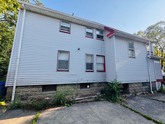 Building Photo - 3487 W 100th St