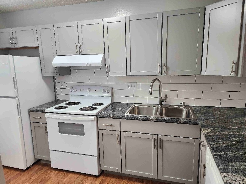 Building Photo - 807 W Spring Meadow Ct