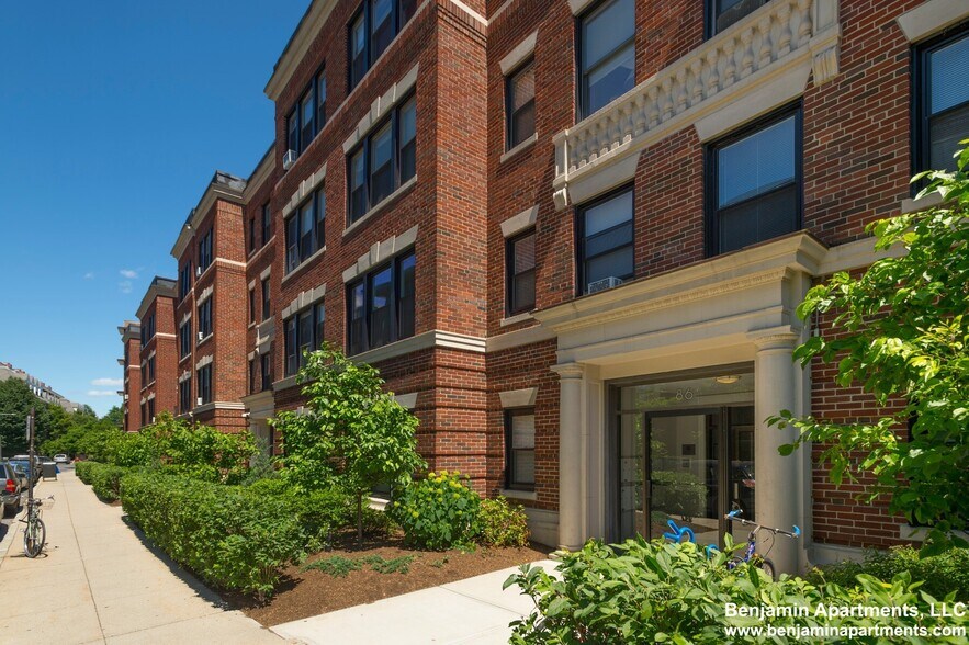 Building Photo - 74 Brainerd Rd