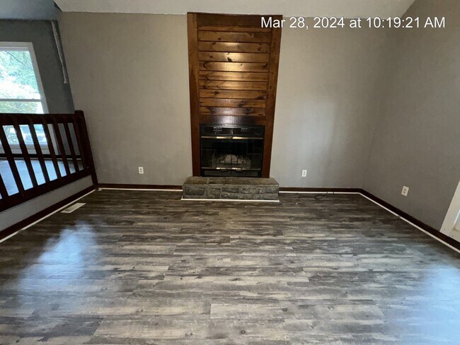 Building Photo - 6468 Kelmscot Ct