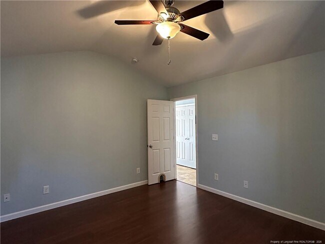 Building Photo - 20 Old English Ln