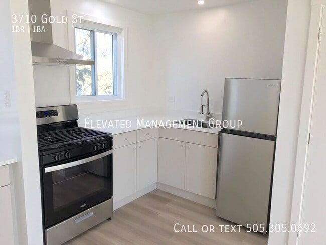 Building Photo - 3710 Gold St