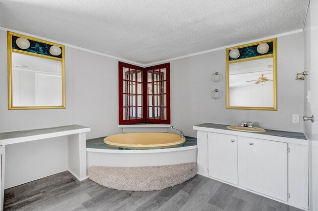 Building Photo - SPACIOUS 3 BR | 2 BA Manufactured Home in Pikeville!  *Trash Pick-up Included*