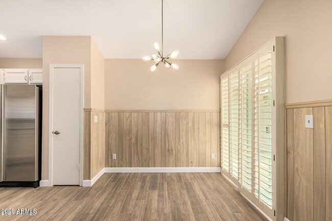 Building Photo - 3013 E Bluefield Ave