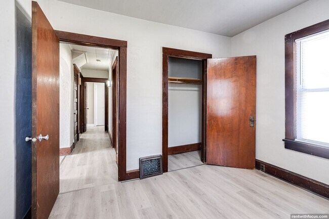 Building Photo - 1901 S Jefferson St