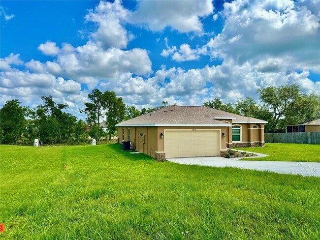 Building Photo - 13075 House Finch Rd
