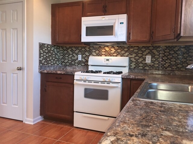 Building Photo - 4298 Persian Ct