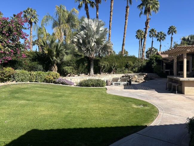 Building Photo - 49105 Casa Del Rio