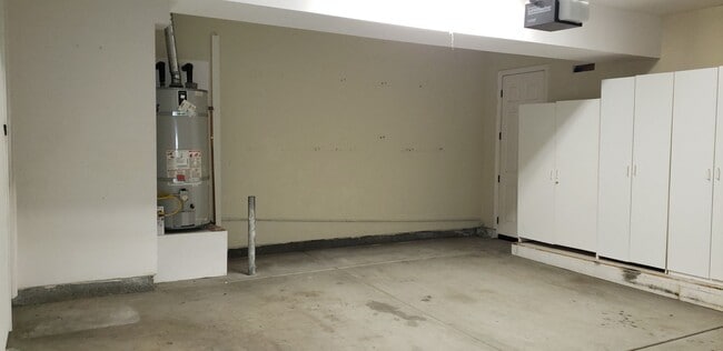 Building Photo - 70 Vía De La Valle