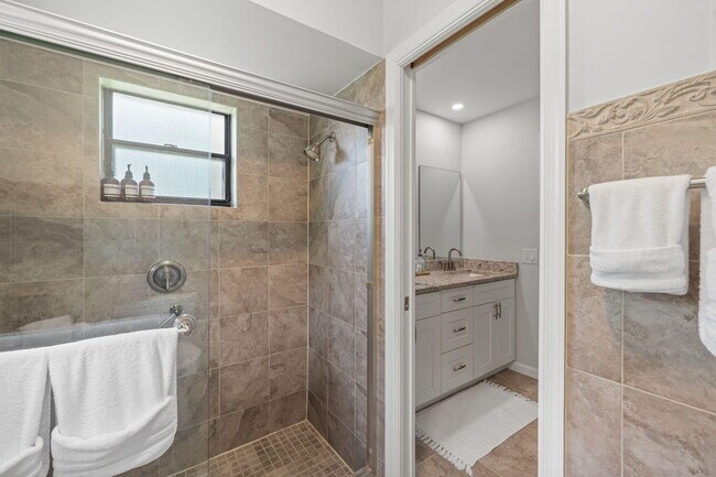 Building Photo - 11371 Torchwood Ct