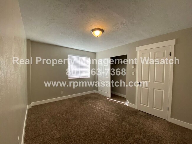 Building Photo - 207 S 600 E