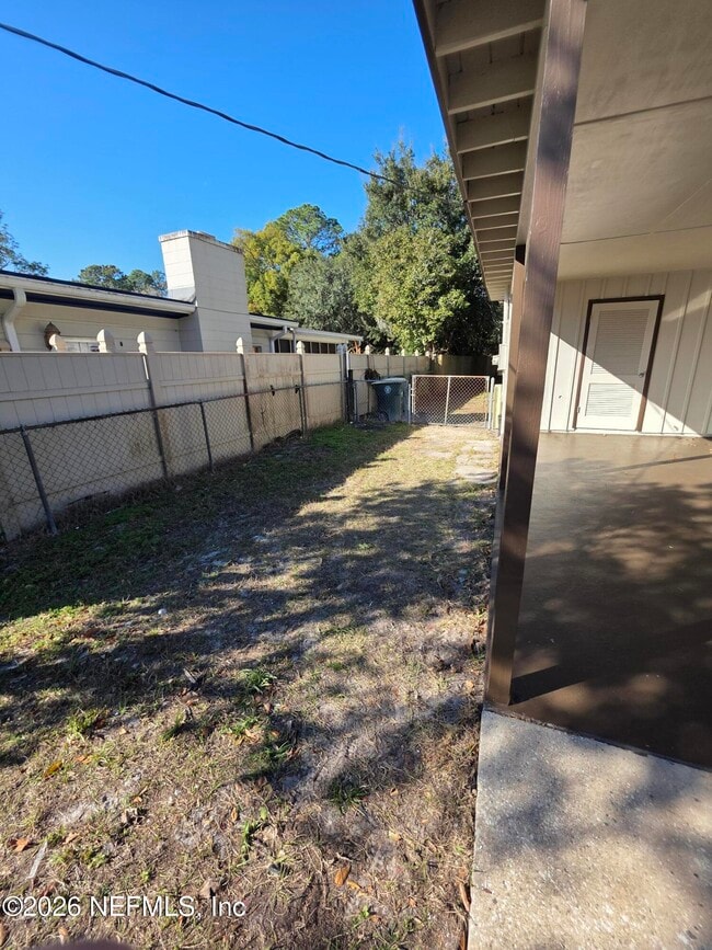 Building Photo - 1938 Leon Rd