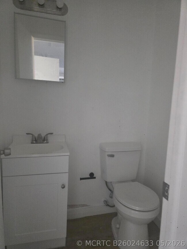Building Photo - 1243 Kinglet Terrace
