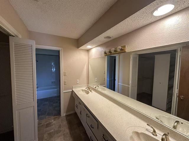 Building Photo - 4726 Berridge Ln