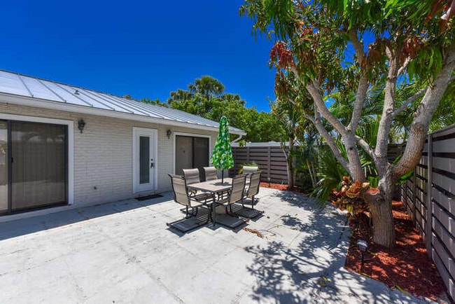 Building Photo - 1801 S US Hwy 1