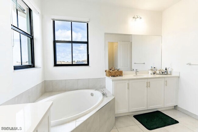 Building Photo - 5040 Frattina St.