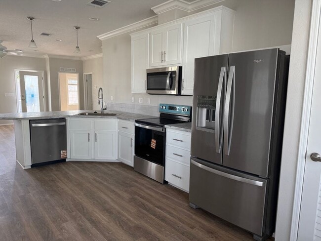 Building Photo - 492 Driftwood Dr